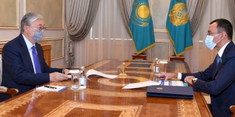 
                    Глава государства принял председателя Сената Парламента
                