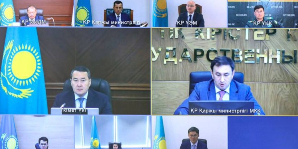 
                    Премьер-министру рассказали, насколько сократится время пропуска авто на границе
                