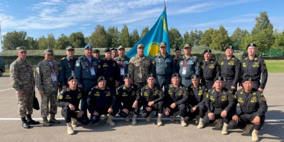 
                    Министр обороны Казахстана посетил Москву
                