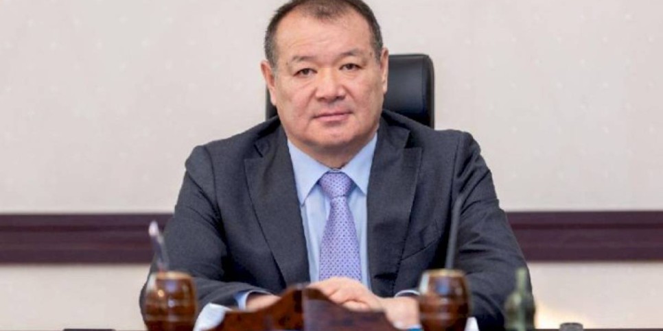 
                    Глава Мининдустрии пожаловался на мошенников, которые звонят от его имени
                