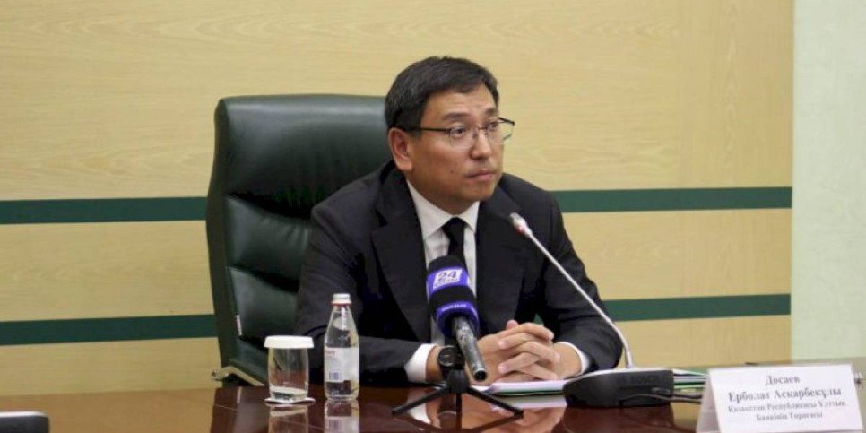 
                    Не надо перекладывать свои решения на город - Ерболат Досаев
                