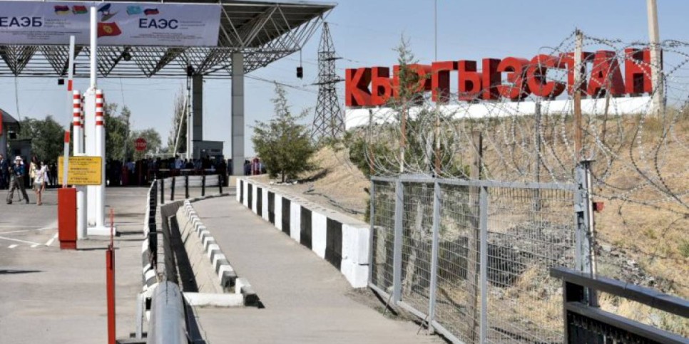 
                    В КНБ посоветовали казахстанцам воздержаться от попыток перевозки ГСМ
                