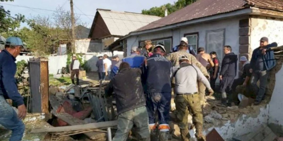 
                    Аким Алматинской области пообещал помочь с жильем пострадавшим в Текели
                