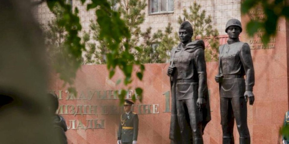 
                    Аким столицы Алтай Кульгинов поздравил ветеранов ВОВ
                