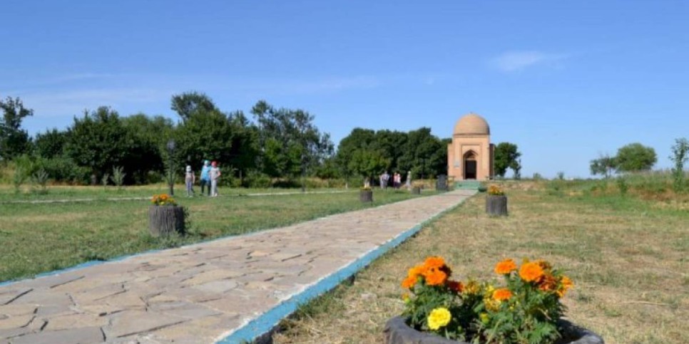 
                    В Казахстане возведут визит-центр мавзолея дочери Яссауи
                