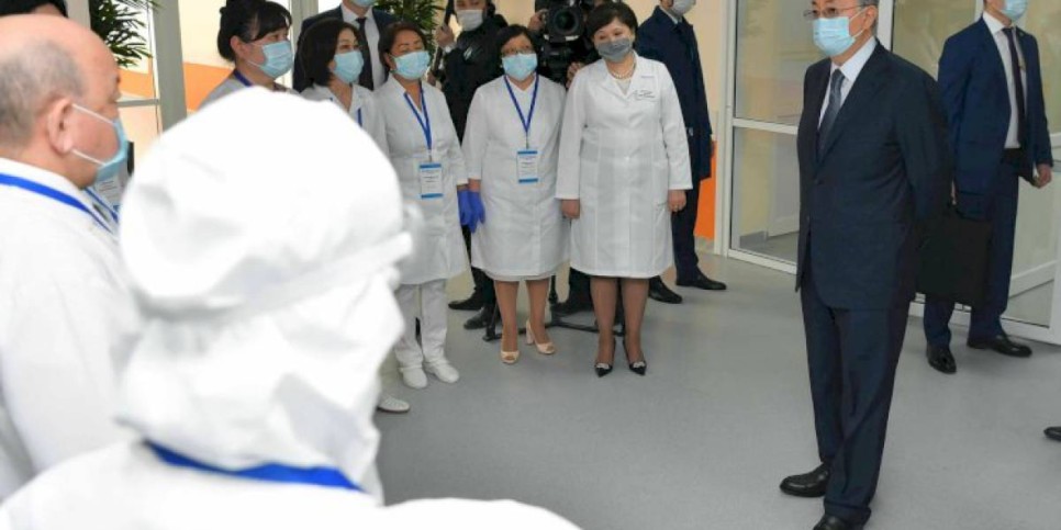 
                    Президент Казахстана пройдет ревакцинацию от коронавируса в январе 2022 года
                