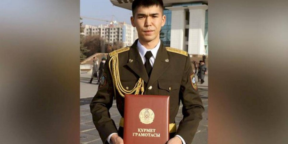 
                    Пожарный из Алматы удостоен государственной награды за спасение человека
                