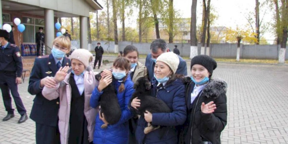 
                    Полицейских собак обучают общению с особенными детьми в Алматы
                