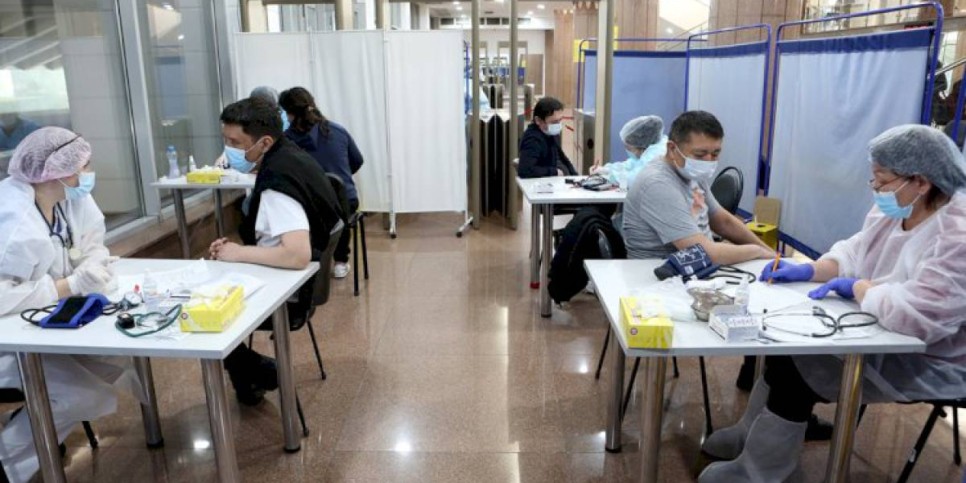 
                    Дневник вакцинации: В Алматы от КВИ привились 913 607 человек
                
