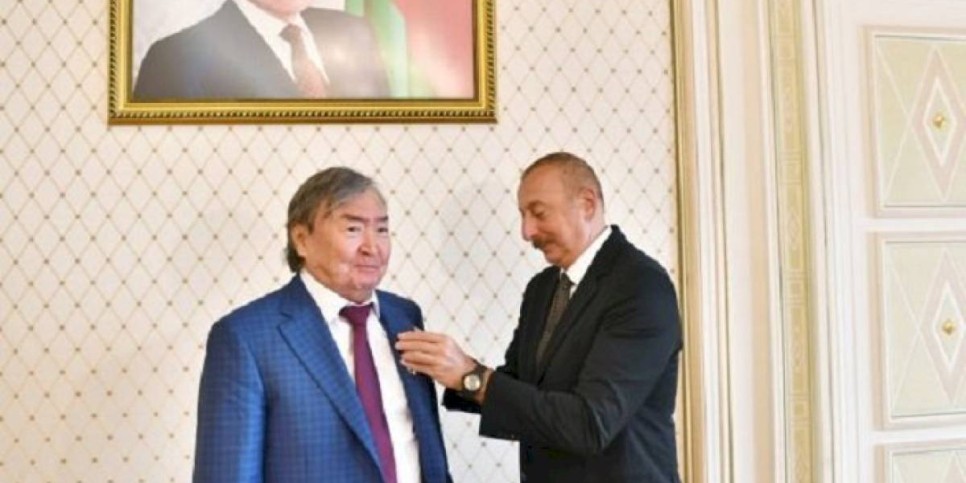 
                    Президент Азербайджана Ильхам Алиев наградил Олжаса Сулейменова орденом «Шараф»
                