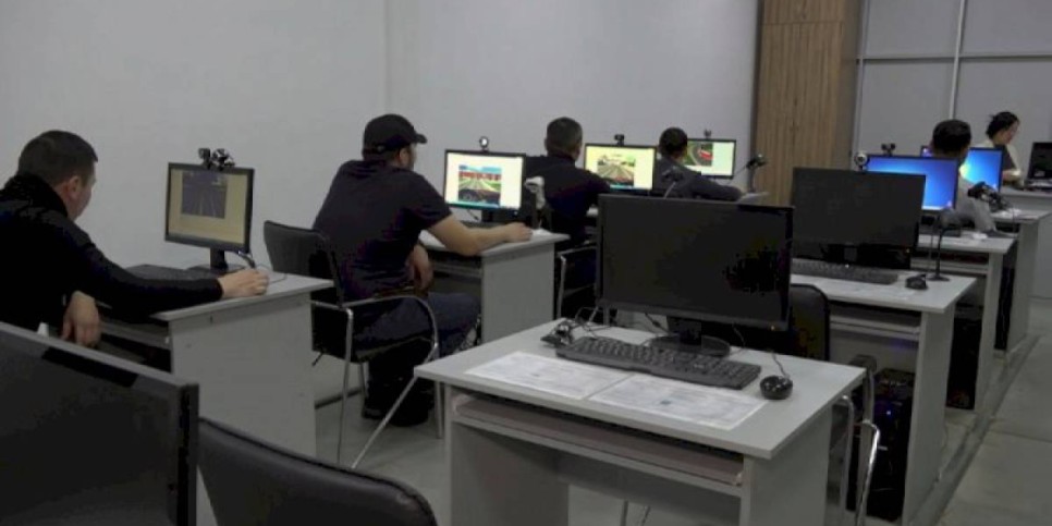
                    После внедрения Ustudy сдать экзамен за другого человека станет затруднительно
                