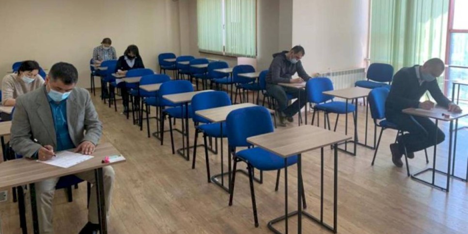 
                    Преподаватели казахстанского военного вуза ждут оценки за экзамен в Кембридже
                