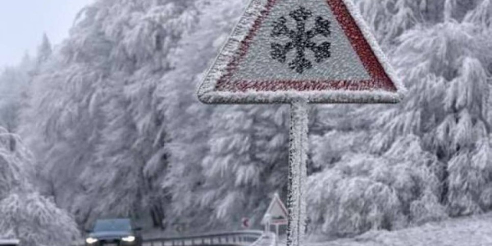 
                    Из-за непогоды закрыты автодороги в семи  регионах Казахстана
                