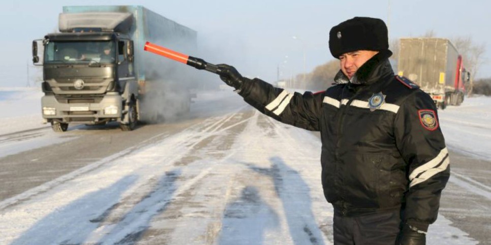 
                    В двух областях и столице РК ограничили движение автотранспорта
                