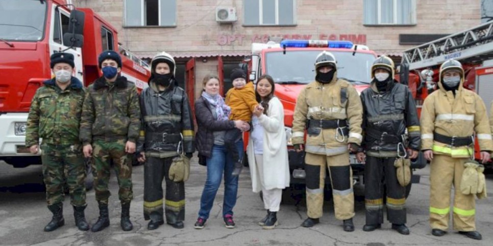 
                    Алматинские пожарные организовали экскурсию для особого посетителя
                