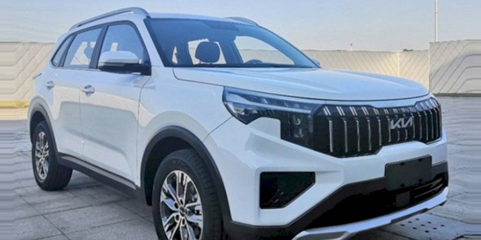 
                    Обнародованы снимки обновленного кроссовера Kia Sportage
                