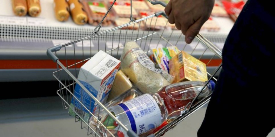 
                    Сколько тратят на еду жители разных стран
                