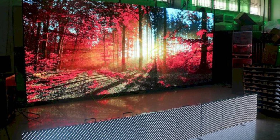 
                    Жители Алматы могут отследить количество высаженных деревьев на LED-экранах
                