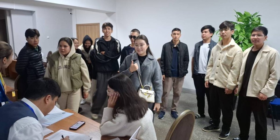 
                    Алматинская молодежь активно принимает участие в референдуме
                