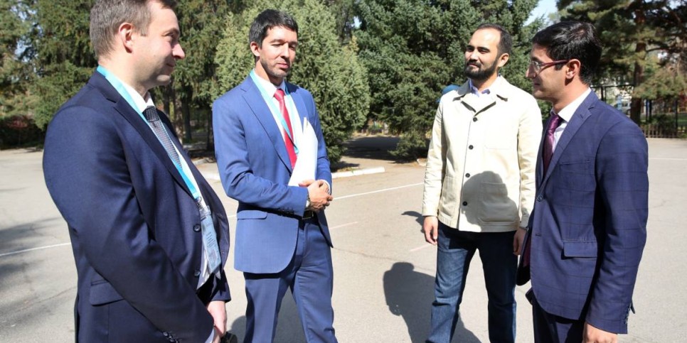 
                    Международные наблюдатели высоко оценили организацию референдума в Алматы
                