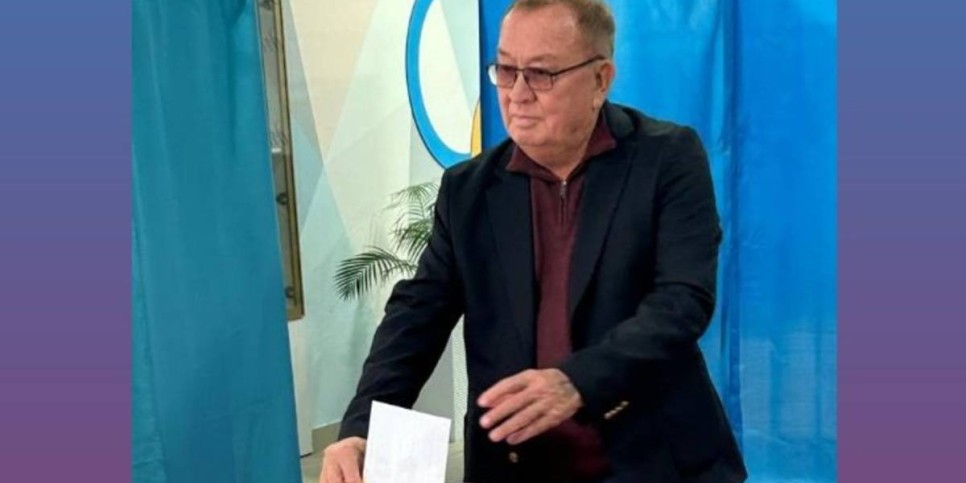 
                    Алтынбек Коразбаев проголосовал на референдуме в Алматы
                