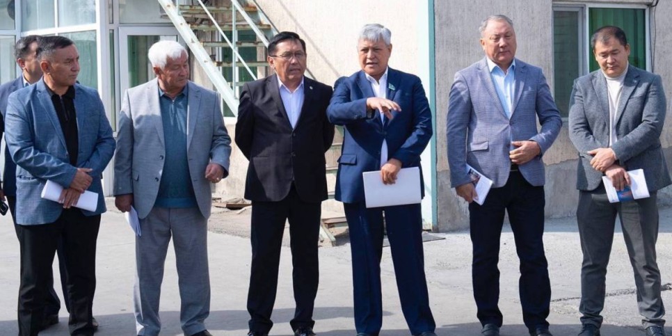 
                    Коллектив крупнейшего картонного производства в Алматинской области поддержал строительство АЭС
                