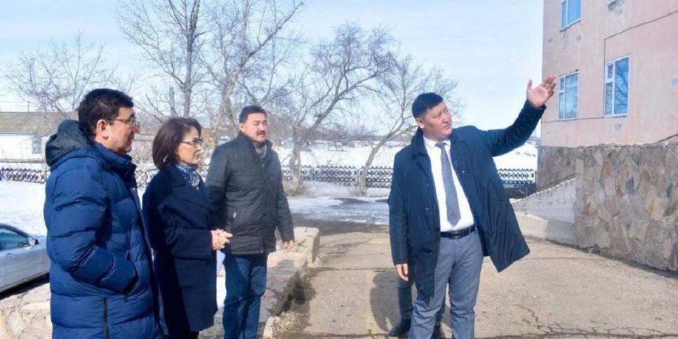 
                    Глава Минздрава ознакомилась с ходом строительства сельских медобъектов в Акмолинской области
                