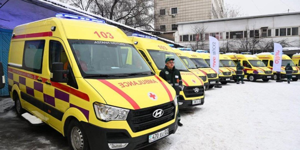 
                    В Алматы вручили ключи от 55 новых автомобилей скорой помощи
                