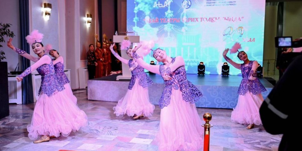 
                    Казахский музыкальный-драматический театр имени Абая отмечает 90-летие
                