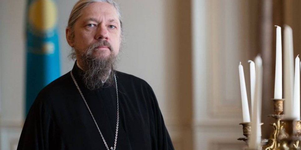 
                    Священник переложил знаменитые «Слова назидания» Абая в стихи
                