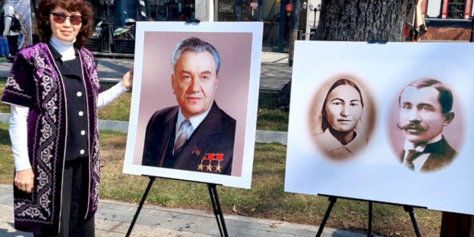 
                    В Алматы состоялись фотовыставка Динмухамеда Кунаева и акция «Баурсак-fest»
                