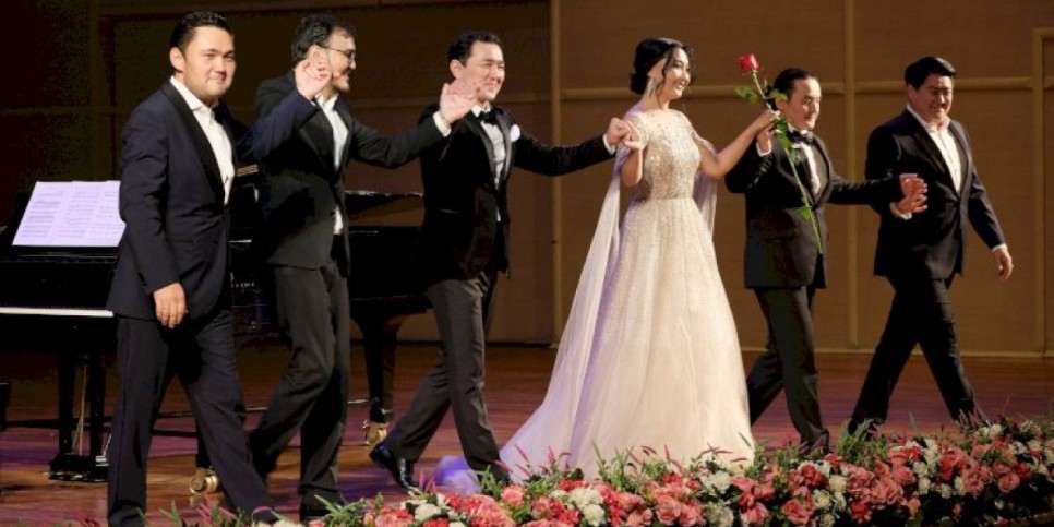 
                    В честь юбилея театра оперы и балета Astana Opera в Алматы проводятся концерты солистов молодого прославленного творческого коллектива
                