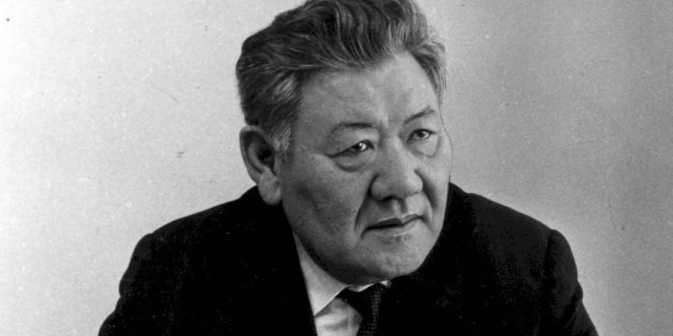 
                    Высокий ток поэзии: исполнилось 100 лет со дня рождения народного писателя Казахстана Сырбая Мауленова
                