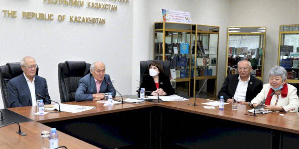 
                    Выставка, посвященная 90-летию Манаша Козыбаева, открылась в Алматы
                
