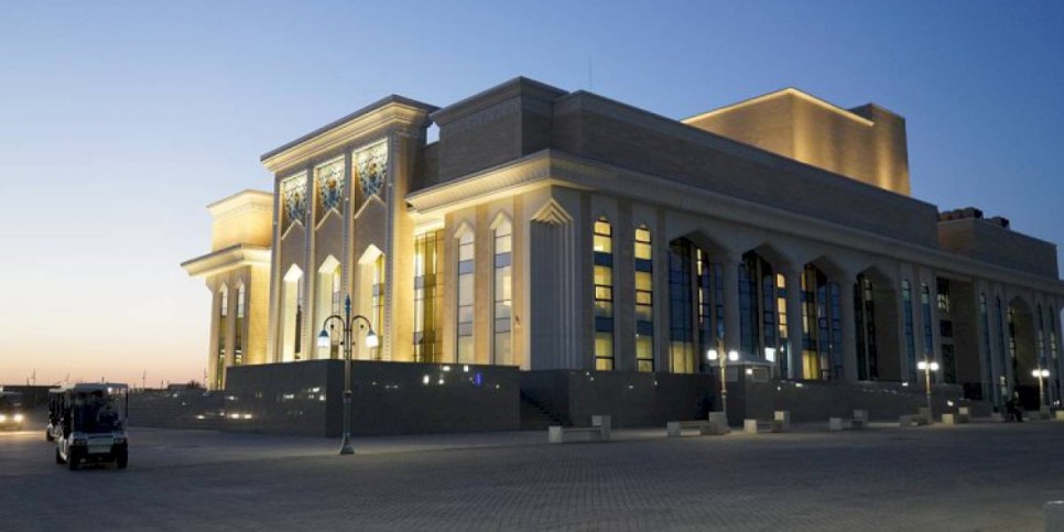 
                    Крупнейший в Центральной Азии туристический комплекс открылся в Туркестане
                