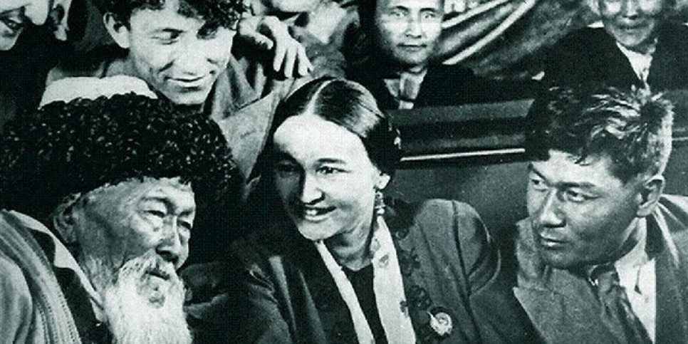 
                    Поэт созидания
                