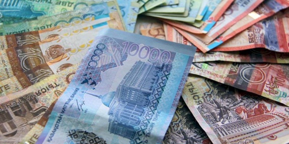 
                    Кто из медработников получит доплаты за вредность вместо отменяемых надбавок
                