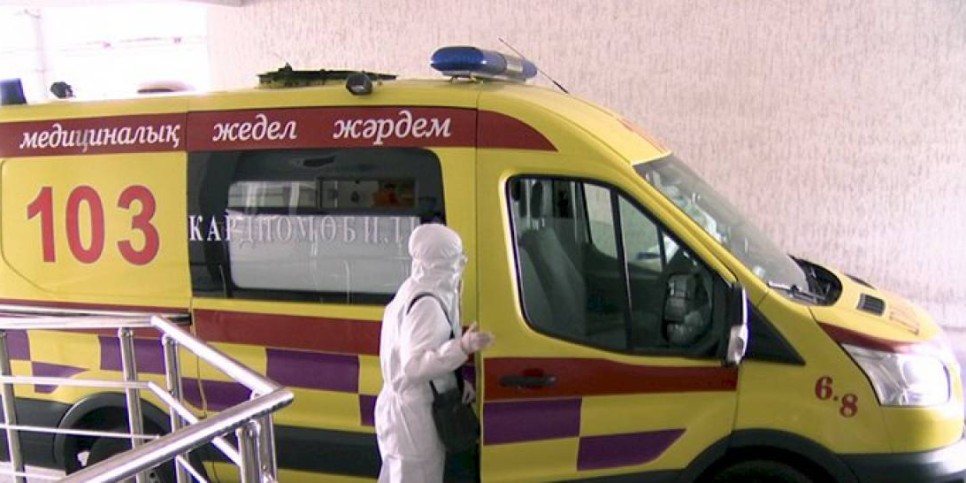 
                    Кого выбирает COVID-19
                