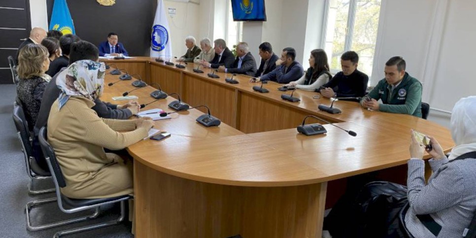 
                    В Алматы представители гражданского сектора, юристы, лидеры этнокультурных объединений обсудили предстоящие выборы
                