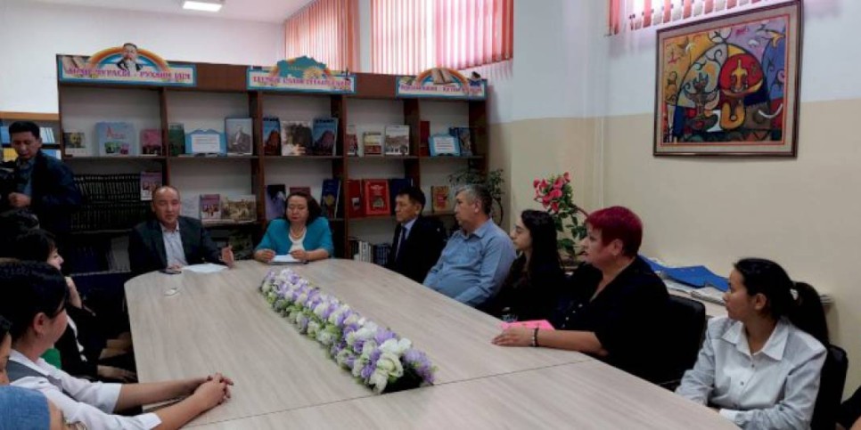 
                    Представители Наурызбайского районного филиала партии Amanat обсудили с трудовым коллективом школы № 192 Послание Президента
                
