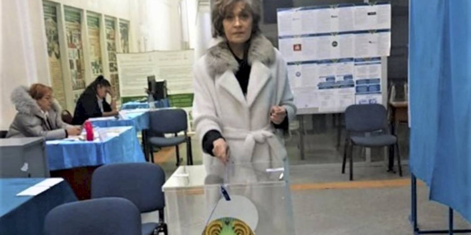 
                    За светлое будущее Казахстана проголосовала руководитель дагестанского ЭКО
                