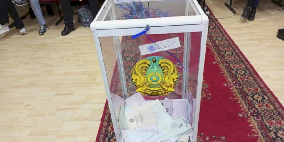 
                    30,65 процента казахстанцев уже проголосовали на выборах депутатов
                