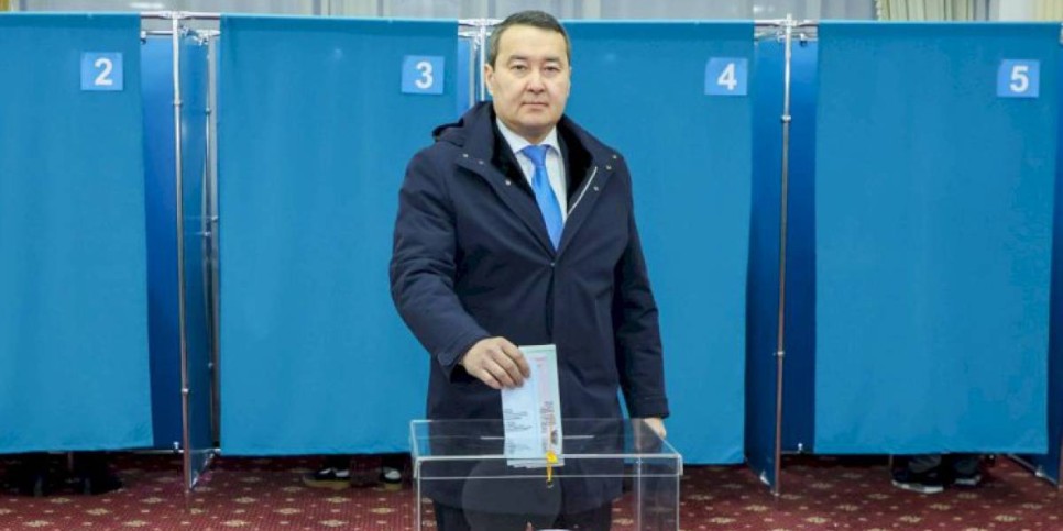 
                    Премьер-министр РК проголосовал на выборах
                