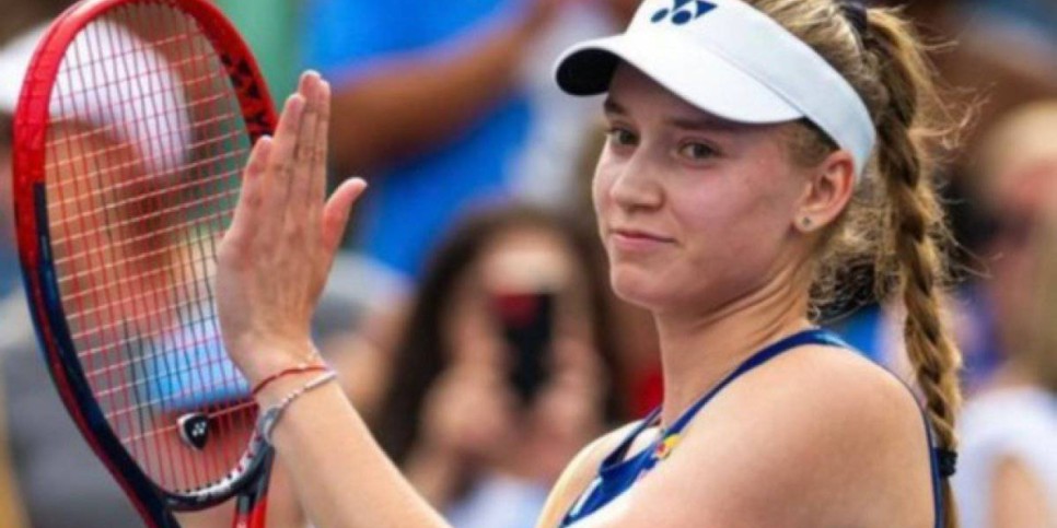 
                    Елена Рыбакина сенсационно проиграла в полуфинале турнира в Пекине
                