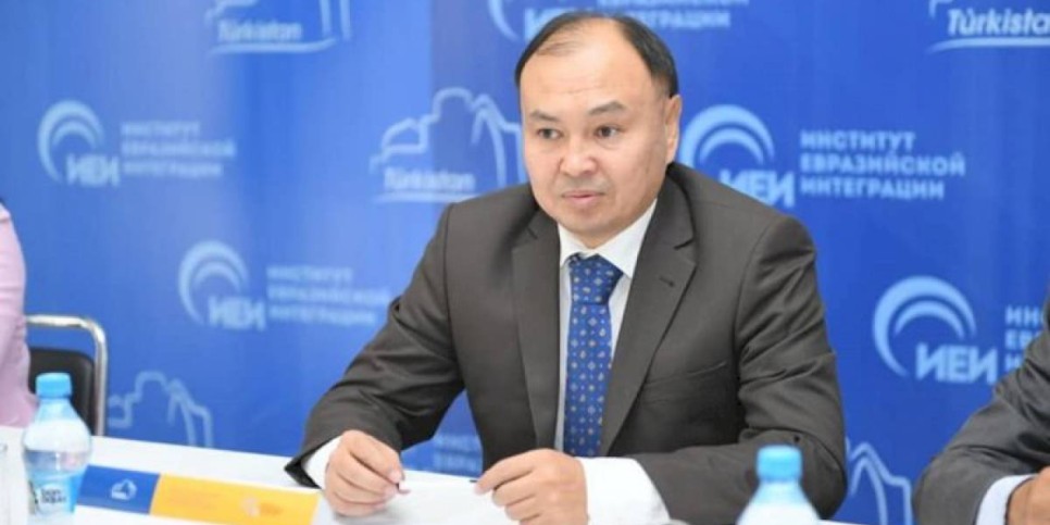 
                    Ерлан Саиров: Выборы депутатов соответствуют логике политических реформ в стране
                