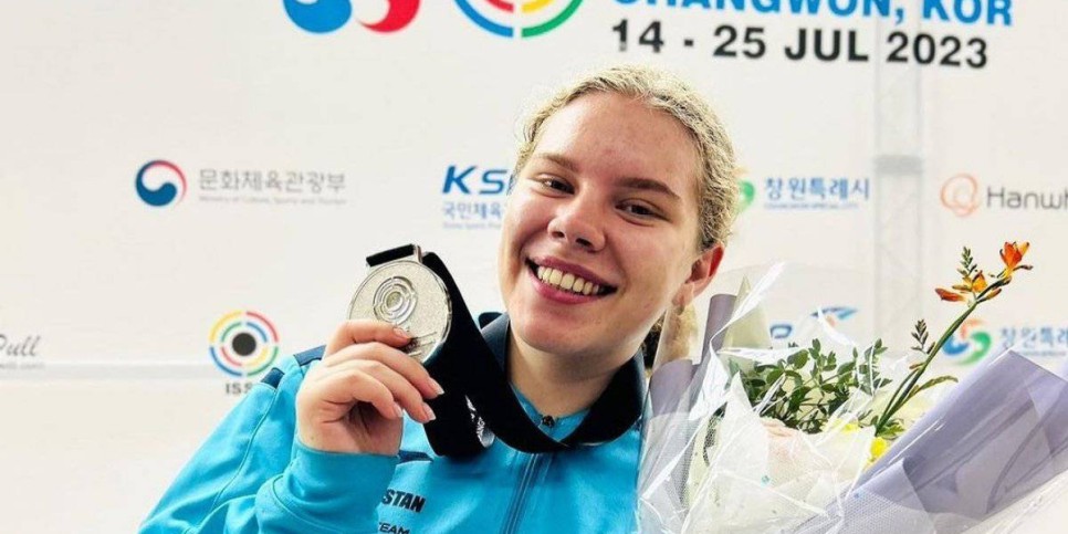 
                    Казахстанка завоевала серебро юниорского чемпионата мира по пулевой стрельбе
                