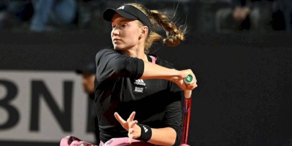 
                    Елена Рыбакина вышла в четвертьфинал на турнире в Риме
                