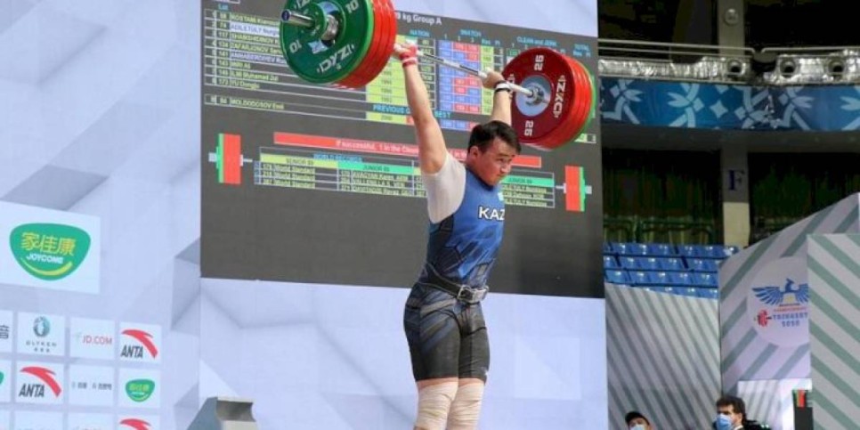 
                    Казахстанский тяжелоатлет стал чемпионом Азии
                