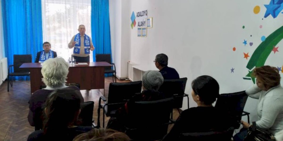 
                    Нурлан Ауесбаев провел встречу  с избирателями Акколя
                