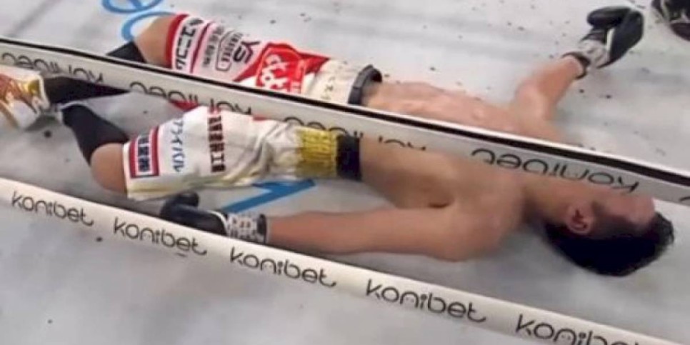 
                    Страшным нокаутом закончился бой японца с казахстанским чемпионом WBO
                